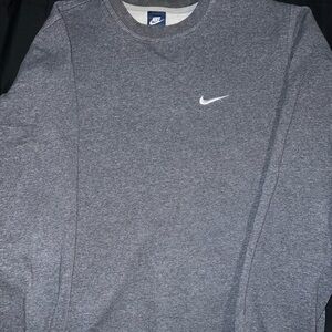 Gray Nike crewneck sweatshirt (great condition)